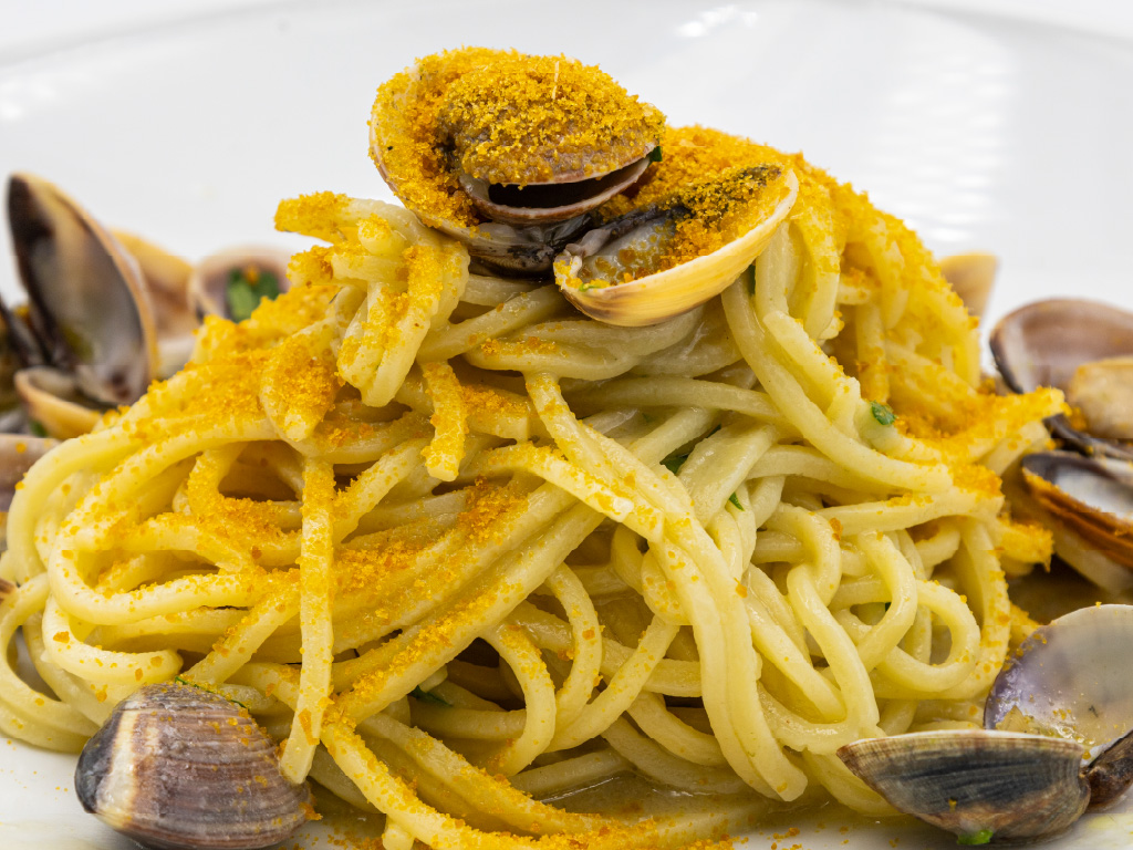 Spaghetto alla Chitarra Vongole e Bottarga